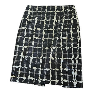 Express Design Studio Size 8 Black and White Skirt *flawed*
